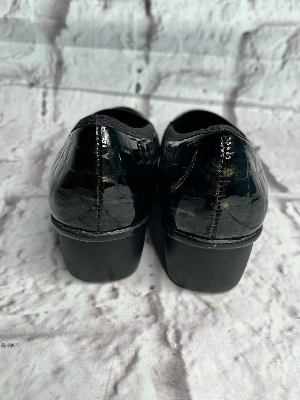 ROS HOMMERSON Erica Women's Black Patent Croc-Textured Wedge Loafers size 6.5